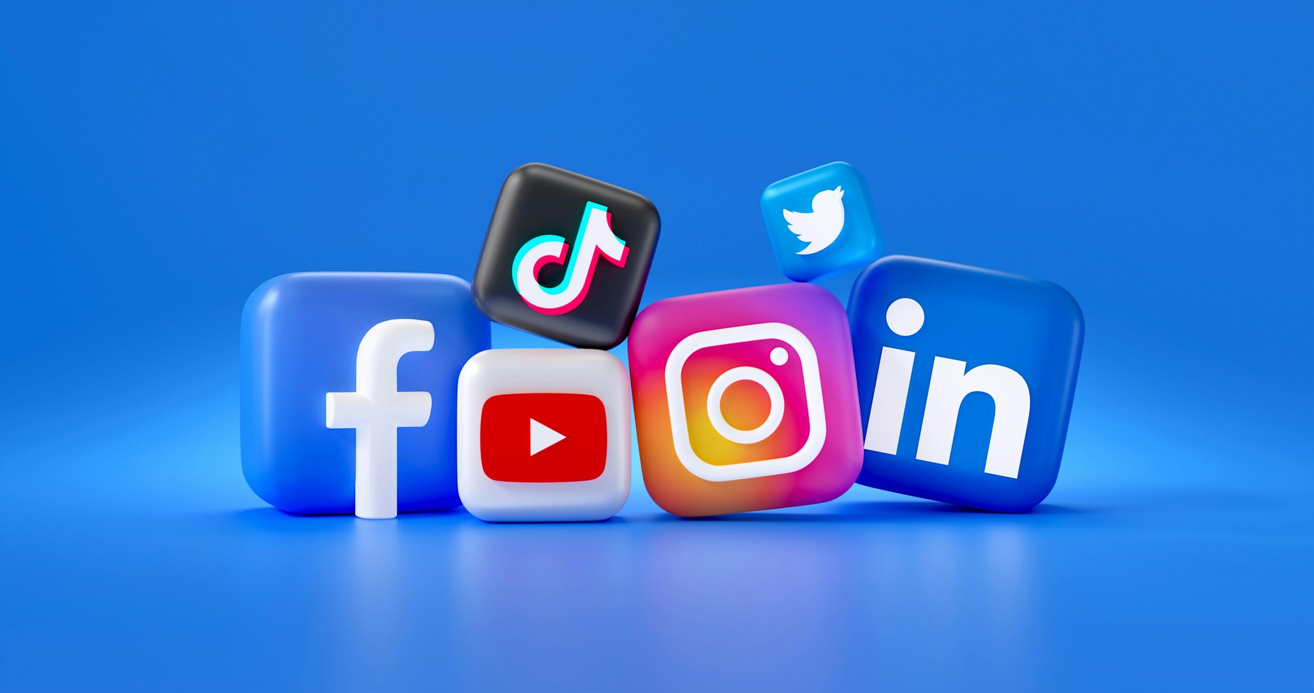 major social media sites that lead professionals to say "how do I stop social media from taking over my workday?"